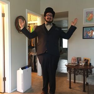 Meet your Posher, Dustin